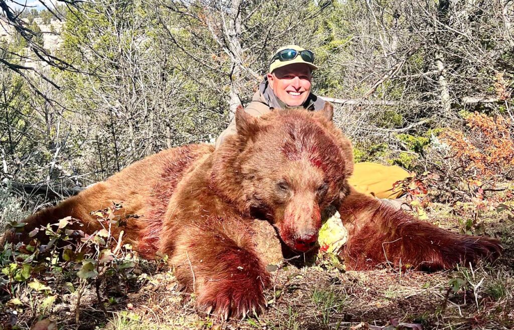 best-spring-black-bear-hunting-outfitter-ne-wy